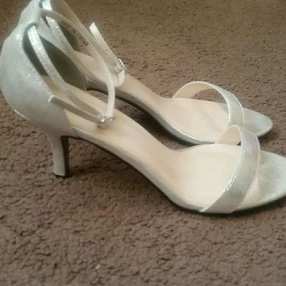 💕 DAVID BRIDAL sandals. Really pretty. SIZE 11 - Picture 2 of 4